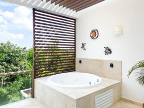 Spacious 2BR Condo with Jacuzzi, Golf, Beach Club